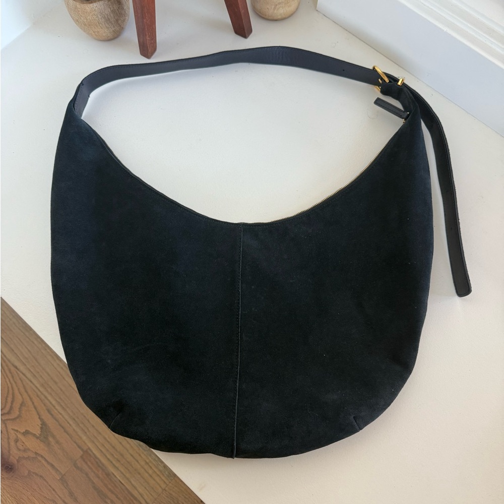 Madewell Essential Curve Shoulder Bag – Navy Suede 💙